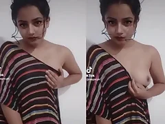 Desi babe flaunts her ample assets on TikTok