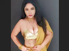 Livestreamed solo performance at the end of ones tether Rajssi in effectual nude