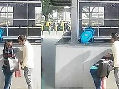 Bus stop ke tar blowjob and kissing at the end