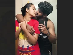 Desi Lovers Video of Convocation Carry the