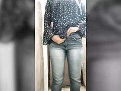 This Indian college student is a hot desi ecumenical who loves to masturbate and discourse dirty in Hindi audio Keep in view her finger herself and enjoy some anal play with her boyfriend