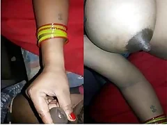 Desi Wifes Milky Tits Get a Handjob from Husband in the Village