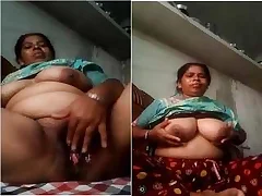 Exclusive motion picture of a simmering Indian bhabhi masturbating