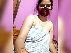 Desi bhabis sexy selfie with a cloudiness on