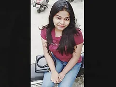 TikTok personage flaunts her body in video calling clips