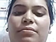 Desi Girl Shows Off Her Heavy Boobs on Webcam