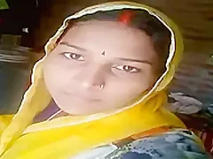 Amateur Indian Lady in Dehati Shows Off Her Wet Pussy and Springy Tits on Webcam