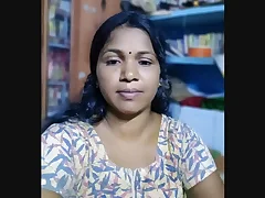 Videocall with a South Indian bhabhi who is not ashamed to show off her big boobs A rather provocative MMS that will be in demand among fans of the genre
