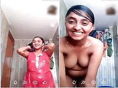 Exclusive Cal Video of a Sexy Girl Bathing Solo
