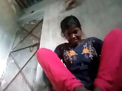 Nude Indian village girl masturbates in video