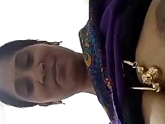 Mallu aunt Palakad goes nude on pic call