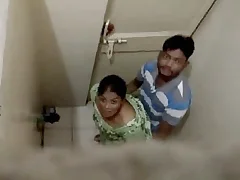 Desi couple gets caught on camera while having sex in along to bathroom