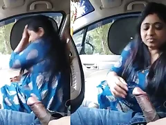 Hot mallu gives a blowjob in a car with their way lover